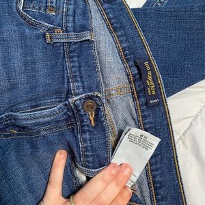 Levi “Too Superlow” 524 Jeans